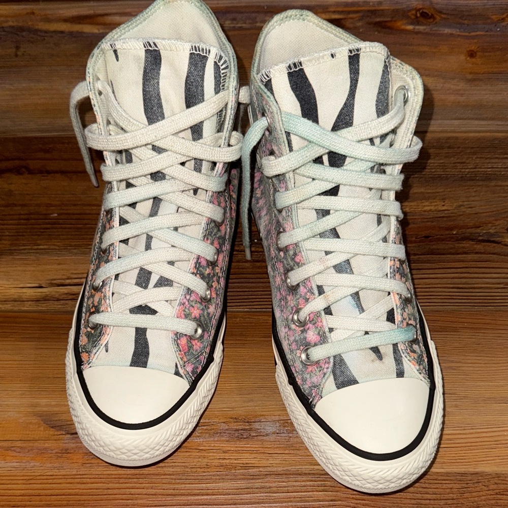 Converse Twisted Summer Floral and Animal Print High Top Sneakers - Picture 5 of 6
